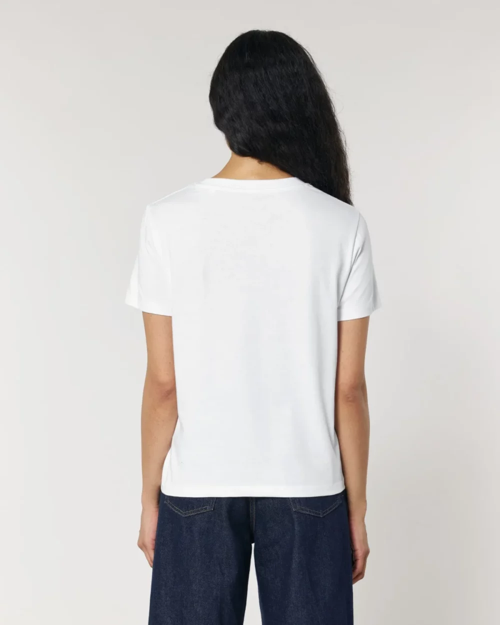 T-shirt bio femme Stella Muser coloris White, porté, vue de dos