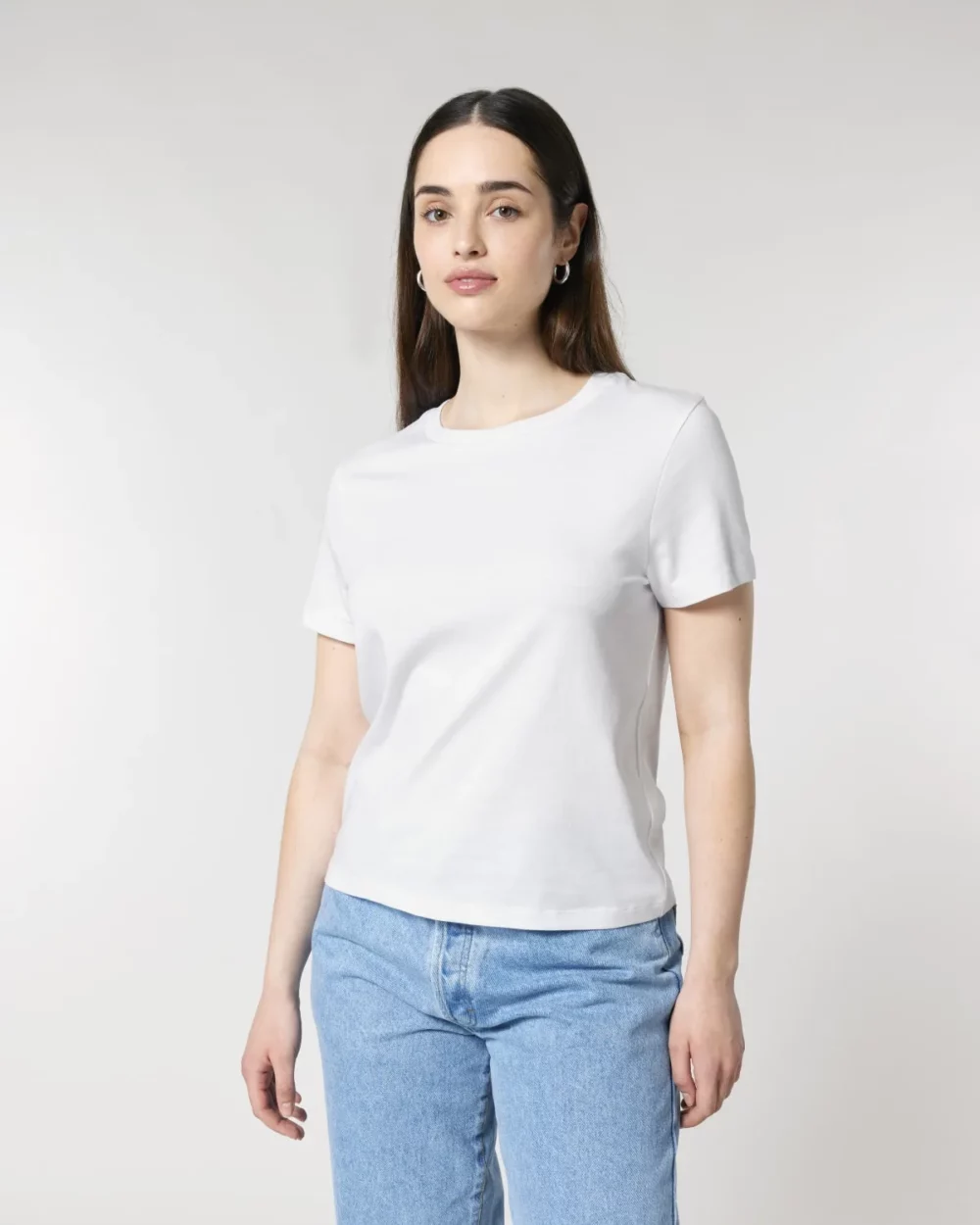 T-shirt bio femme Stella Muser coloris White, porté, vue de face