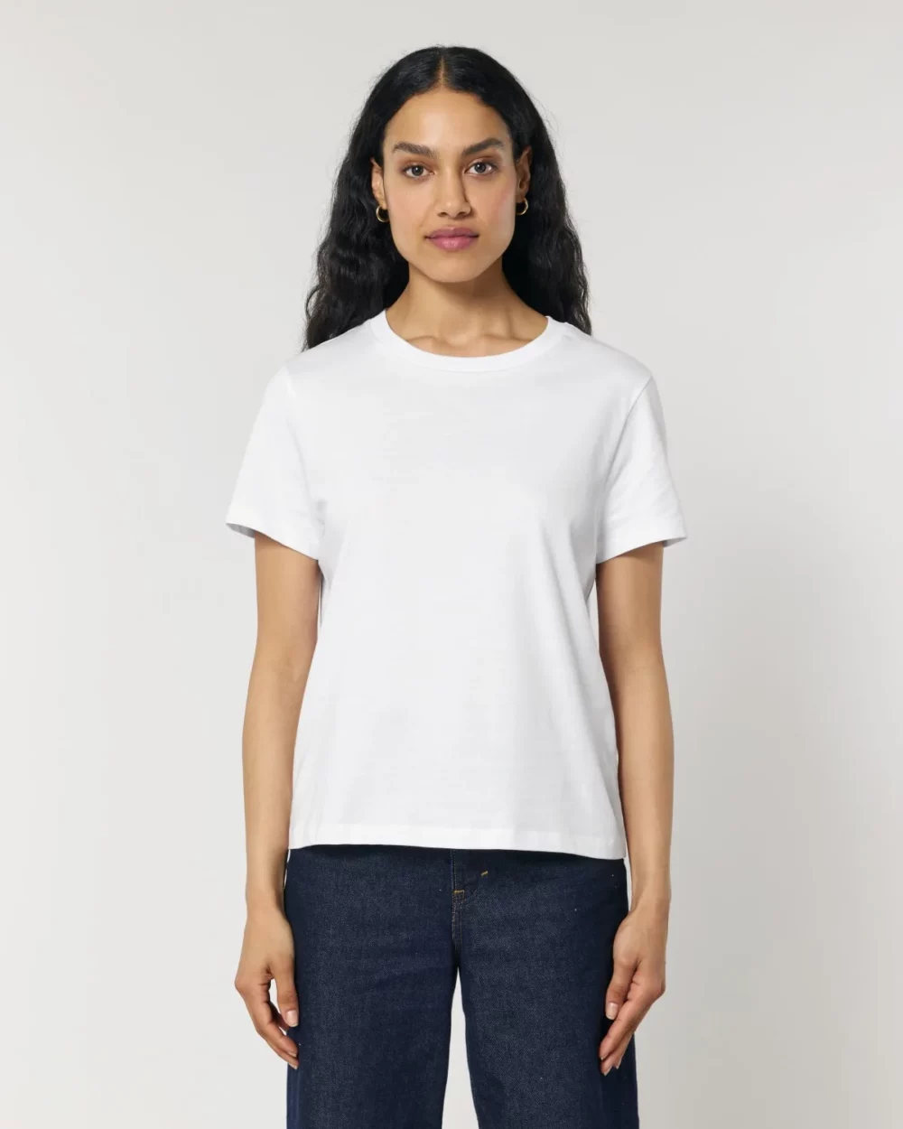 T-shirt bio femme Stella Muser coloris White, porté, vue de face